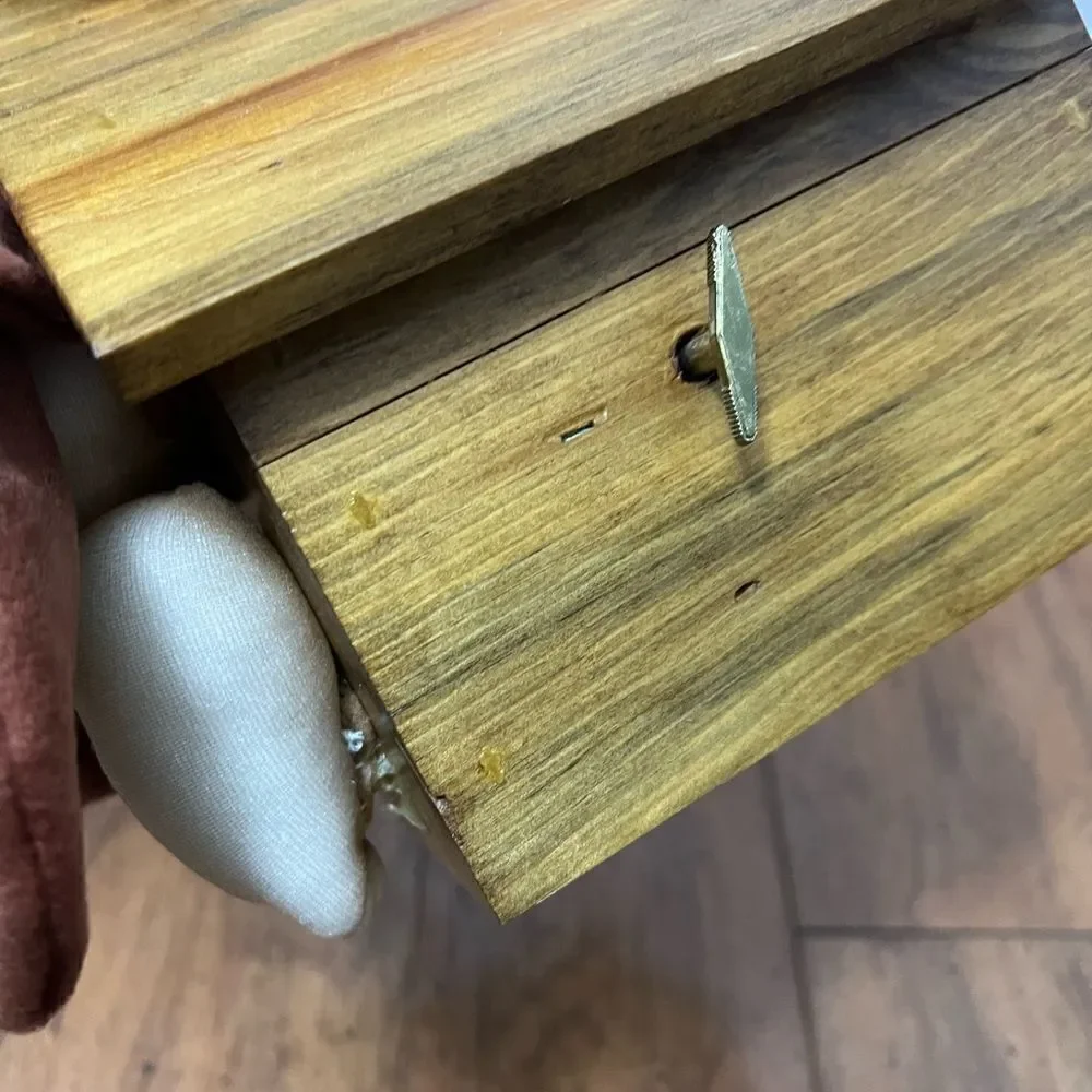 Vtg Music Box Wood Doghouse 